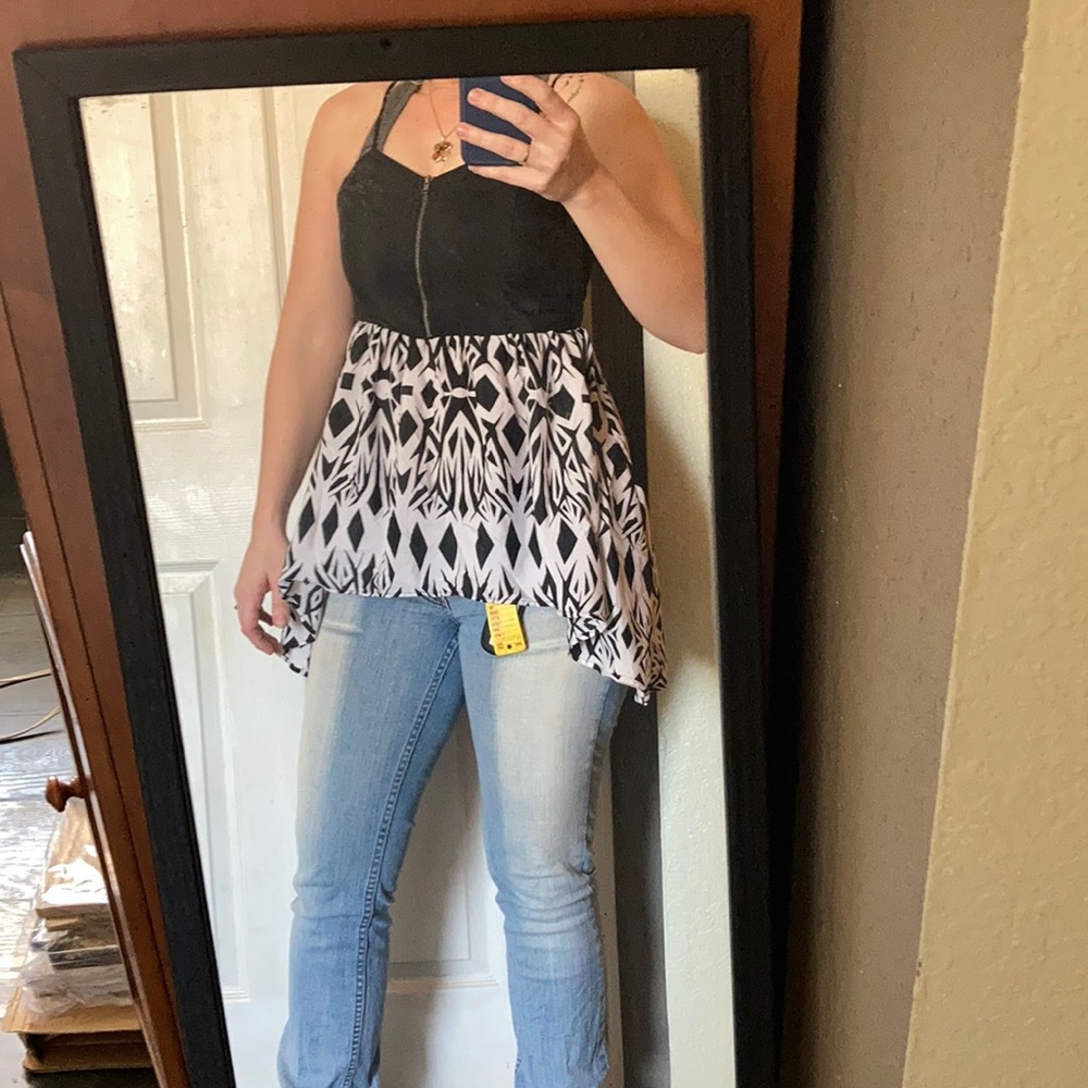EUC xhilaration women’s top medium